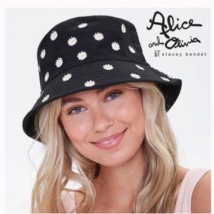 Alice + Olivia by Stacy Bendet FitFabFun Daisy/White Reversible Bucket H…